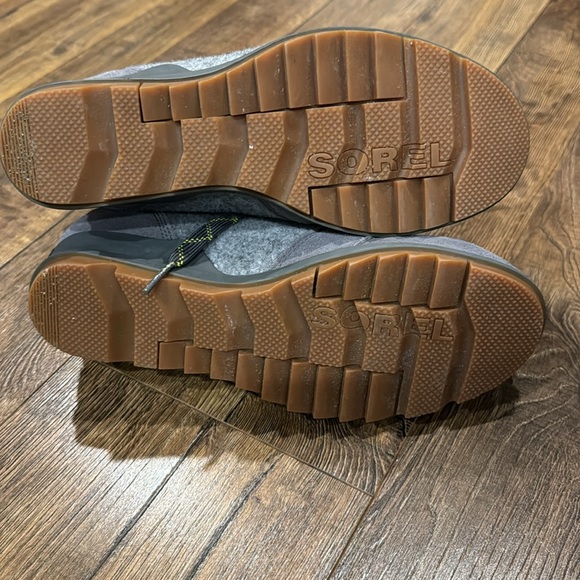 Like new Sorel boots! - Picture 6 of 7